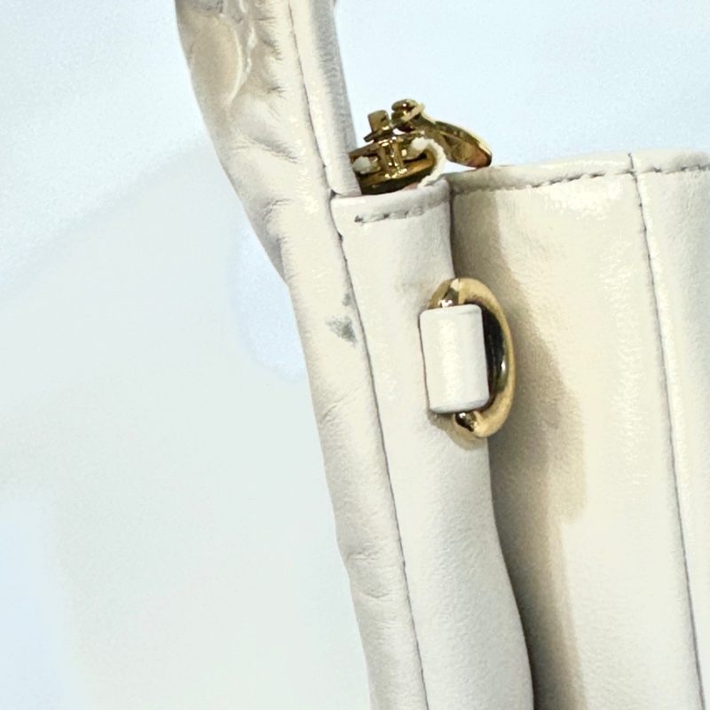 LV米白拚粉Logo壓紋羊皮Coussin下蓋鍊包M82289-14