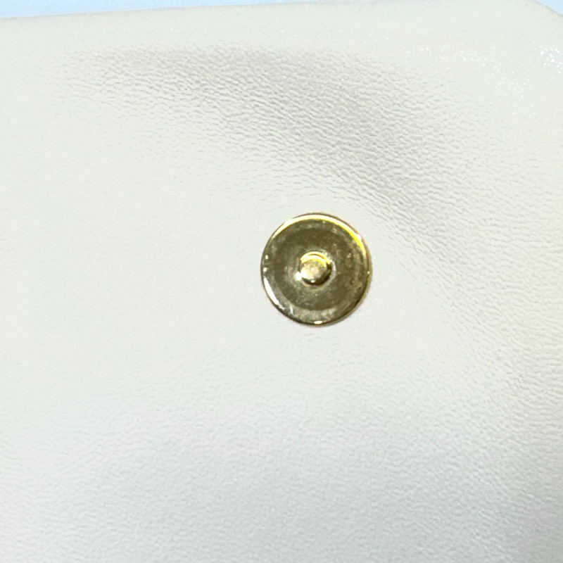 LV米白拚粉Logo壓紋羊皮Coussin下蓋鍊包M82289-18