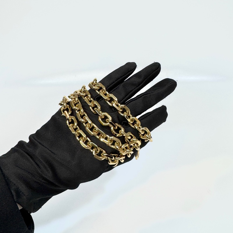 LV米白拚粉Logo壓紋羊皮Coussin下蓋鍊包M82289-21