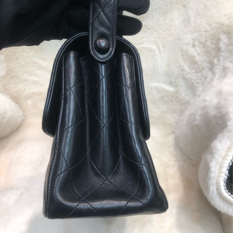 Chanel 雙面 Matelasse 黑色皮革手挽袋 XB607-3