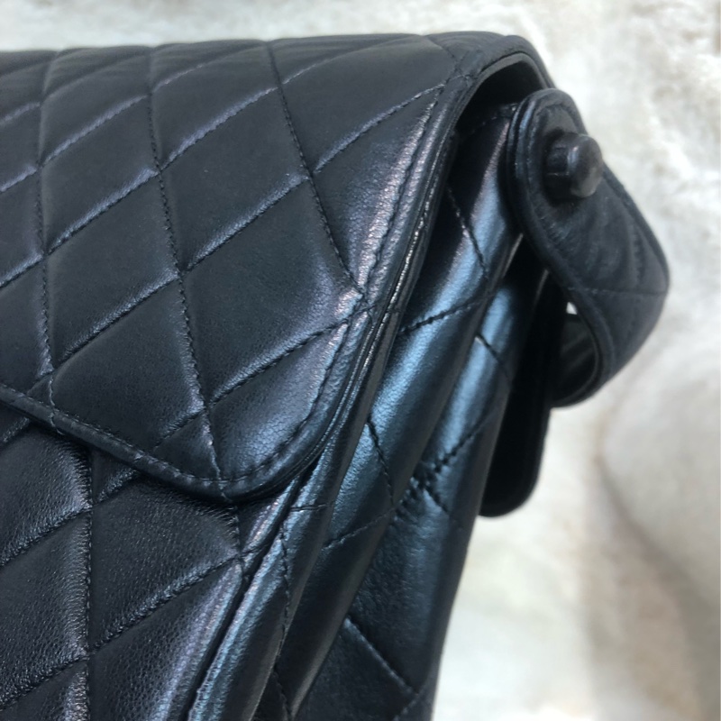 Chanel 雙面 Matelasse 黑色皮革手挽袋 XB607-11