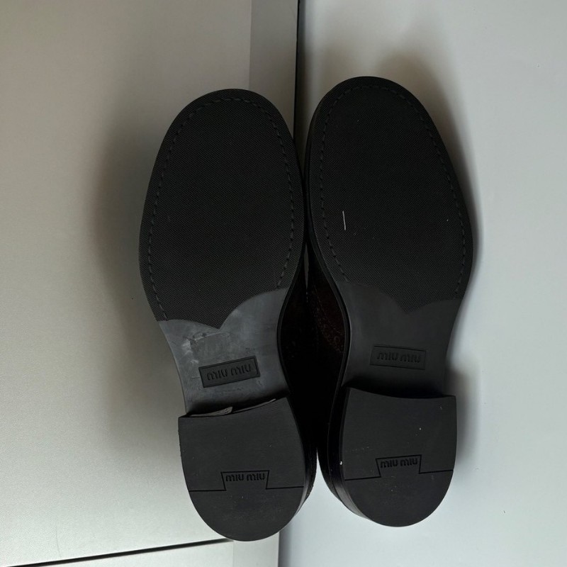 miumiu 深咖仿舊麂皮雕花牛津鞋-10