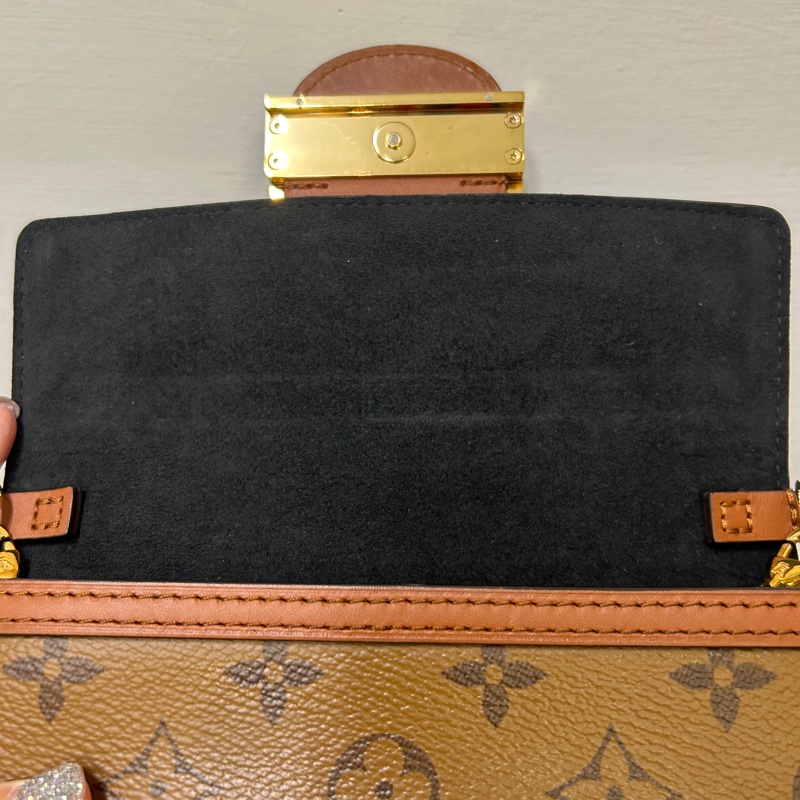 Lv 達芙妮woc鍊包 M68746-7