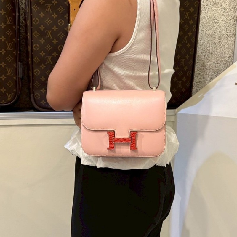 Hermes 蜥蜴皮釦櫻花粉皮康康 constance 19-2