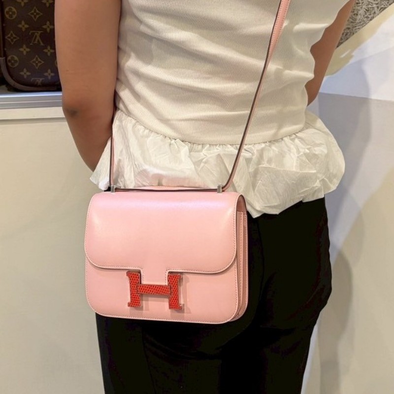 Hermes 蜥蜴皮釦櫻花粉皮康康 constance 19-3