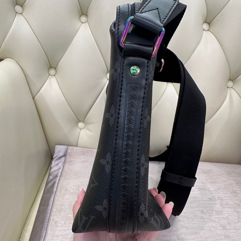 LV路易威登 男士黑武士斜背包藤原浩聯名款-7