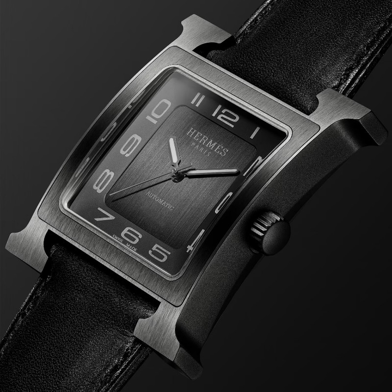 全新 Hermès 鈦金屬材質／H1912自動上鍊機芯／霧面鈦金屬錶殼／藍寶石水晶鏡面／錶徑30.5x30.5mm／ Heure H腕錶，34 mm-2