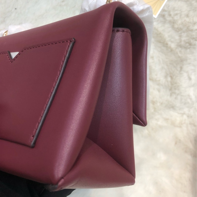 Michael Kors 酒紅色斜孭袋 XB475-9