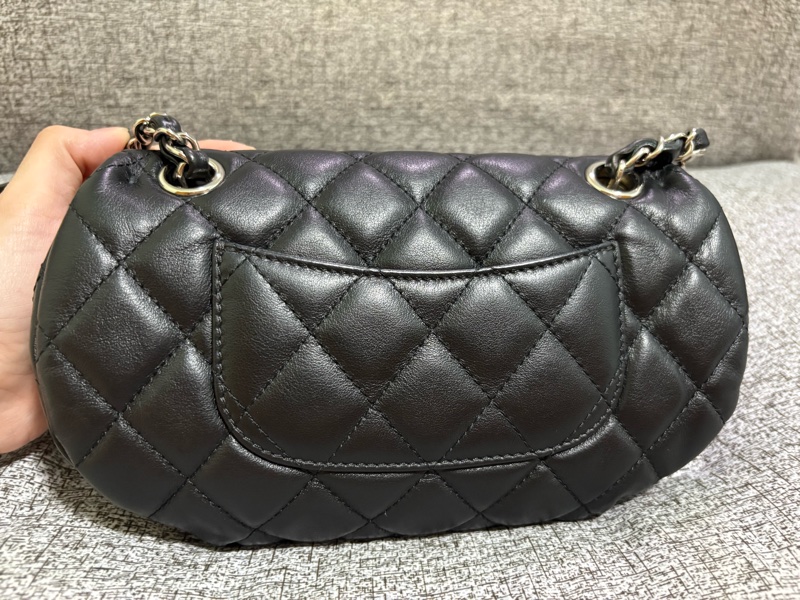 （可議價）CHANEL 黑銀 元寶型 CF 腰包 胸包 櫃姐包-1