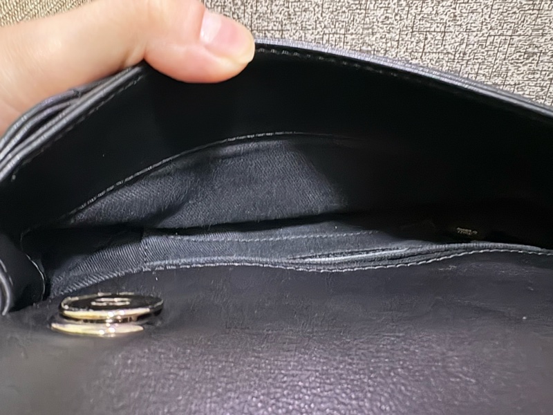 （可議價）CHANEL 黑銀 元寶型 CF 腰包 胸包 櫃姐包-5