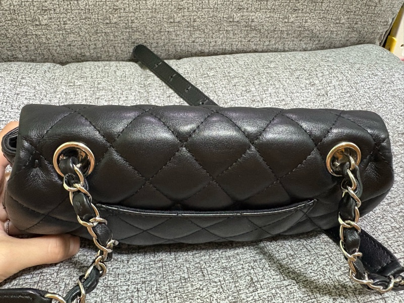 （可議價）CHANEL 黑銀 元寶型 CF 腰包 胸包 櫃姐包-7