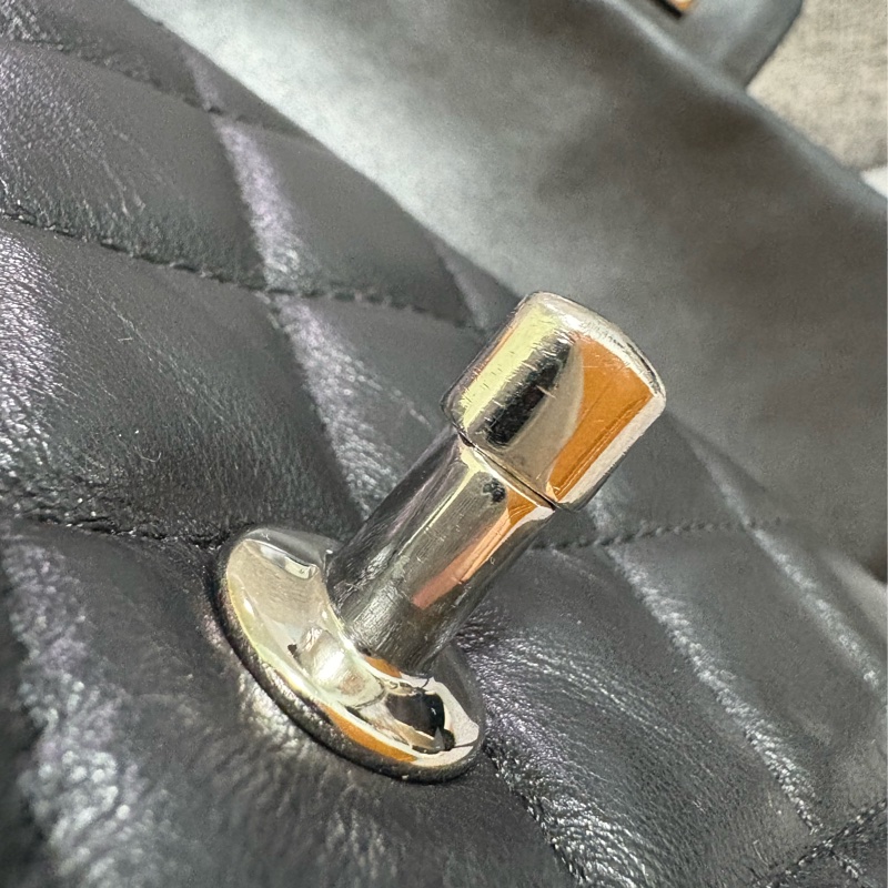 （可議價）CHANEL 黑銀 元寶型 CF 腰包 胸包 櫃姐包-12