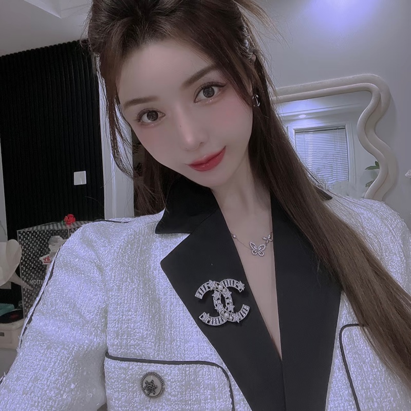 Chanel 銀色水鑽珍珠胸針 小號-1