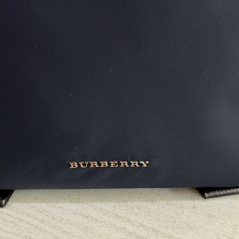 Burberry深藍尼龍銀釦前口袋手提後背包-1
