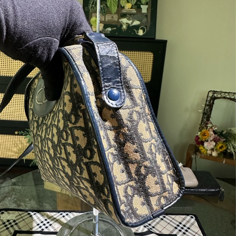 Dior 帆布海軍藍肩背包 貝殼包-4