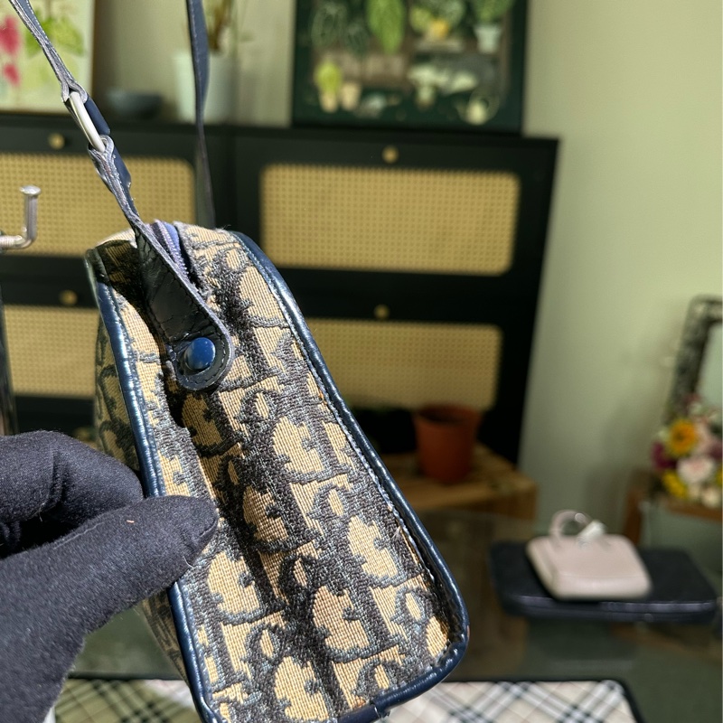 Dior 帆布海軍藍肩背包 貝殼包-9