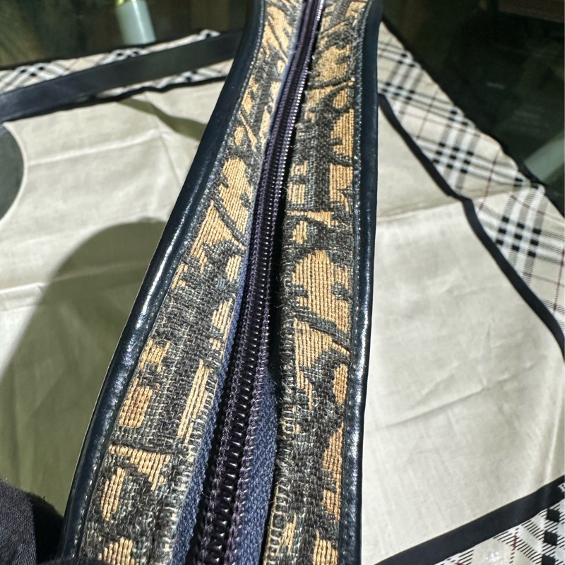 Dior 帆布海軍藍肩背包 貝殼包-18