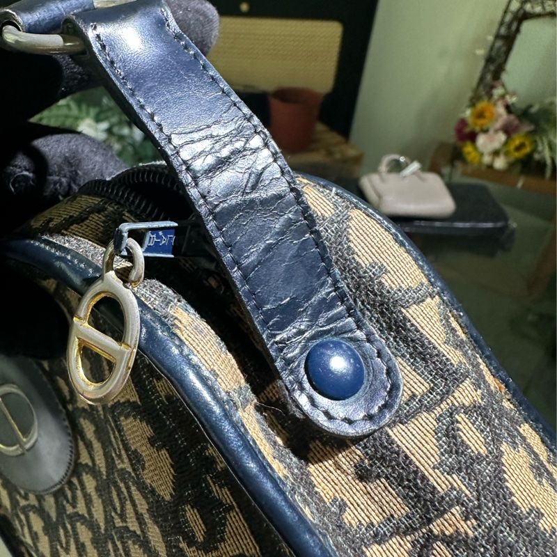 Dior 帆布海軍藍肩背包 貝殼包-29
