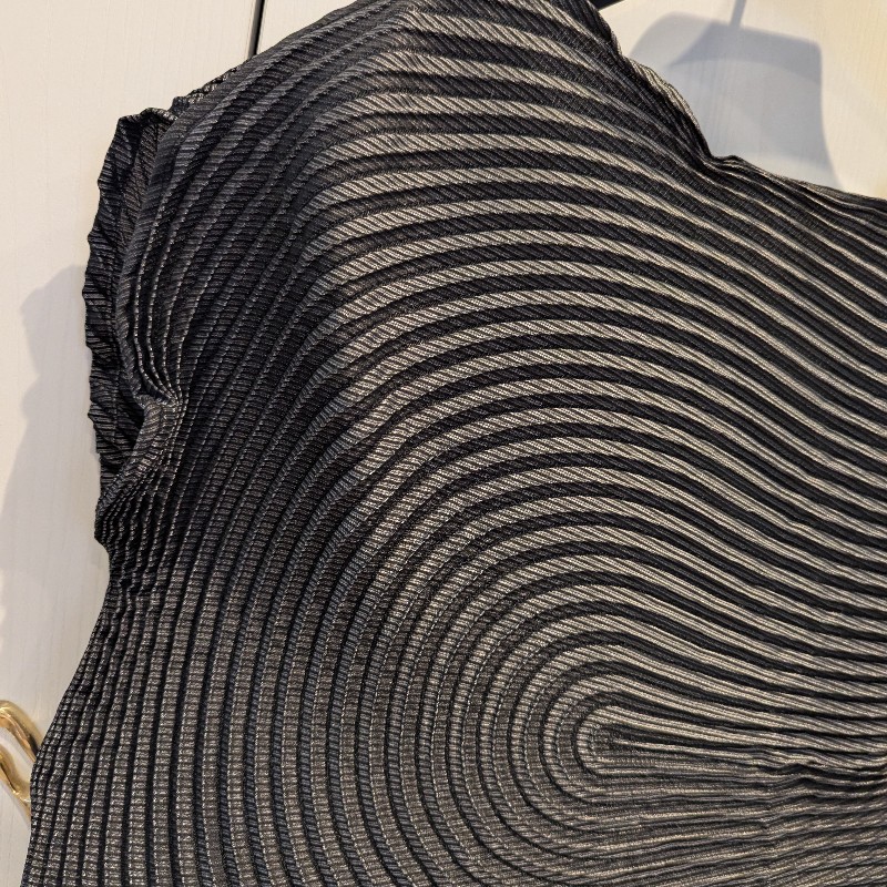 三宅一生主線花苞 立體蒸氣延展 短洋裝-5