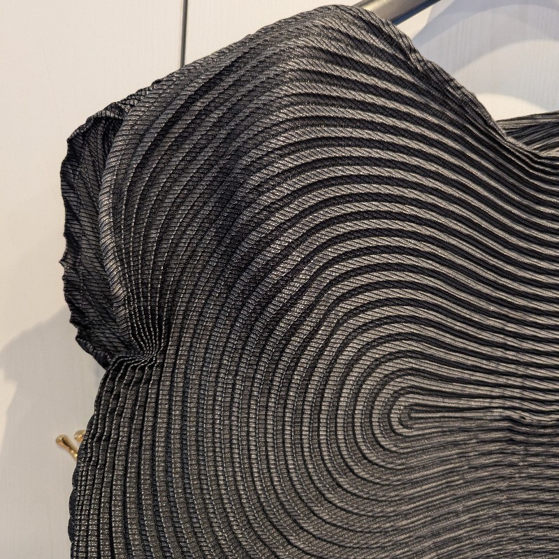 三宅一生主線花苞 立體蒸氣延展 短洋裝-11