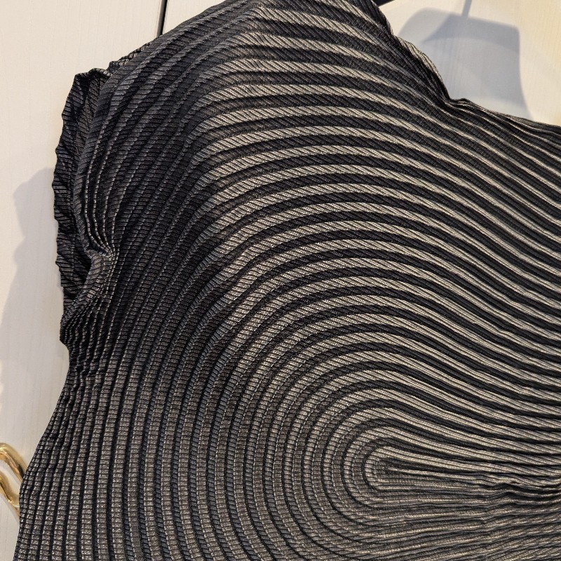 三宅一生主線花苞 立體蒸氣延展 短洋裝-13