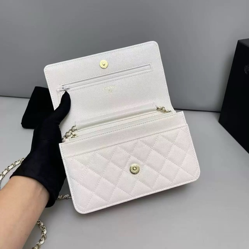 新款芯片款！Chanel 香奈兒 白金徽章肩帶 WOC 白色-2