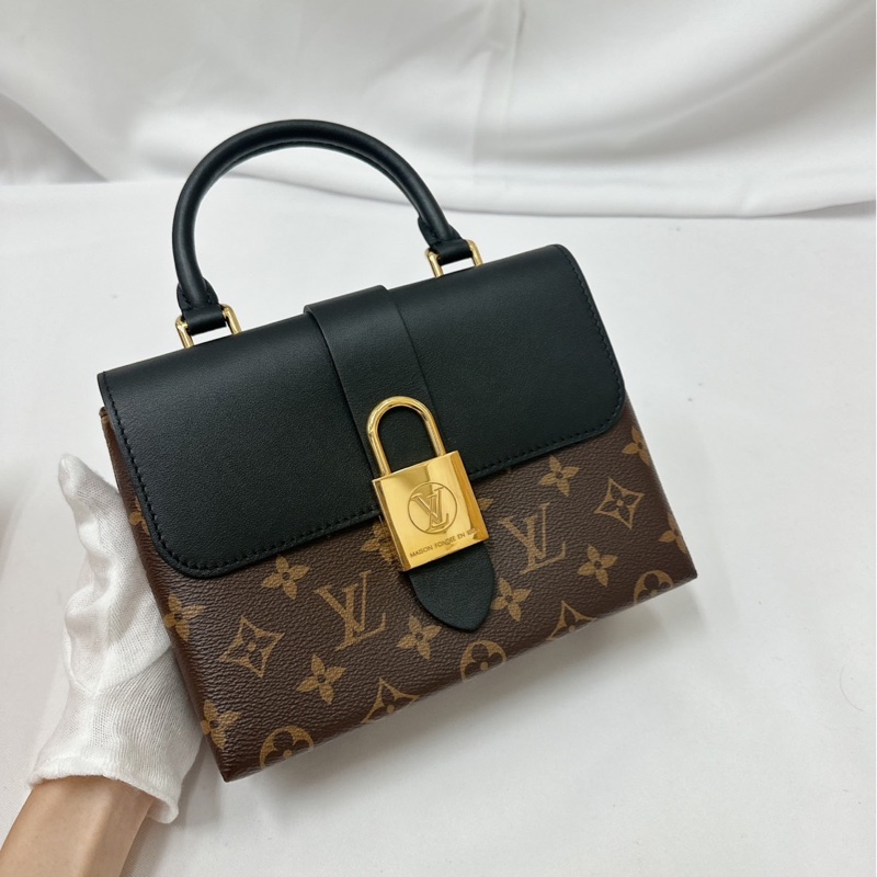 莉亞精品♡ LV LOCKY BB 九新美包-2