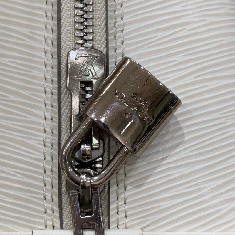LV 路易威登Alma epi水波紋白色貝殼包大號手提包-18