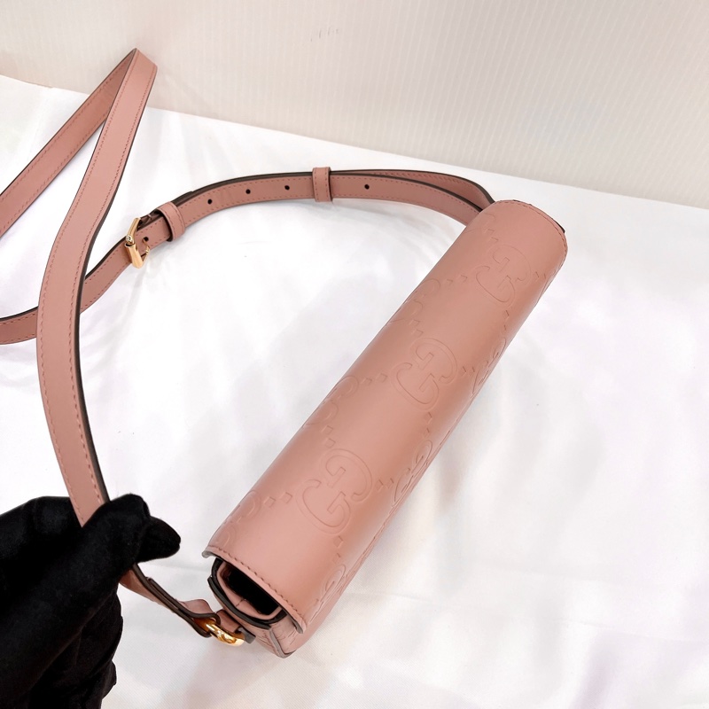 莉亞精品♡Gucci 772794 壓紋斜背包 粉 全新閒置品-5