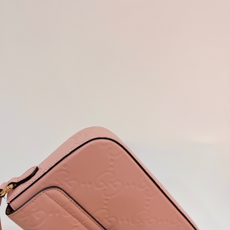 莉亞精品♡Gucci 772794 壓紋斜背包 粉 全新閒置品-10