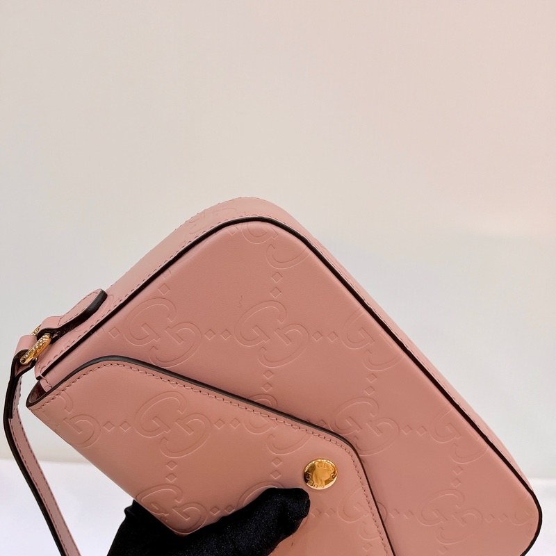 莉亞精品♡Gucci 772794 壓紋斜背包 粉 全新閒置品-12