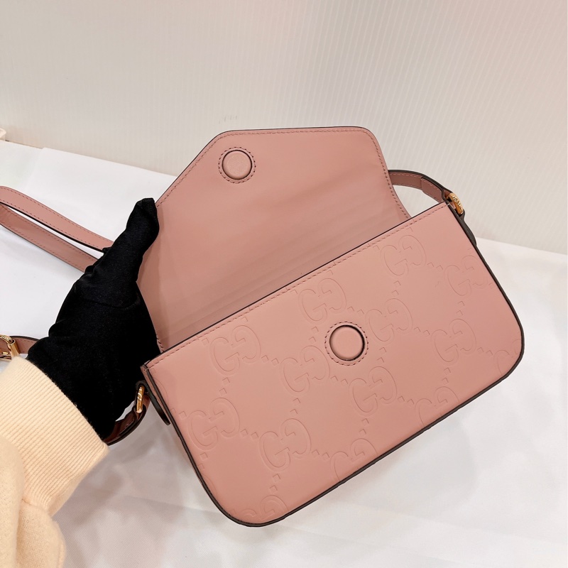 莉亞精品♡Gucci 772794 壓紋斜背包 粉 全新閒置品-13