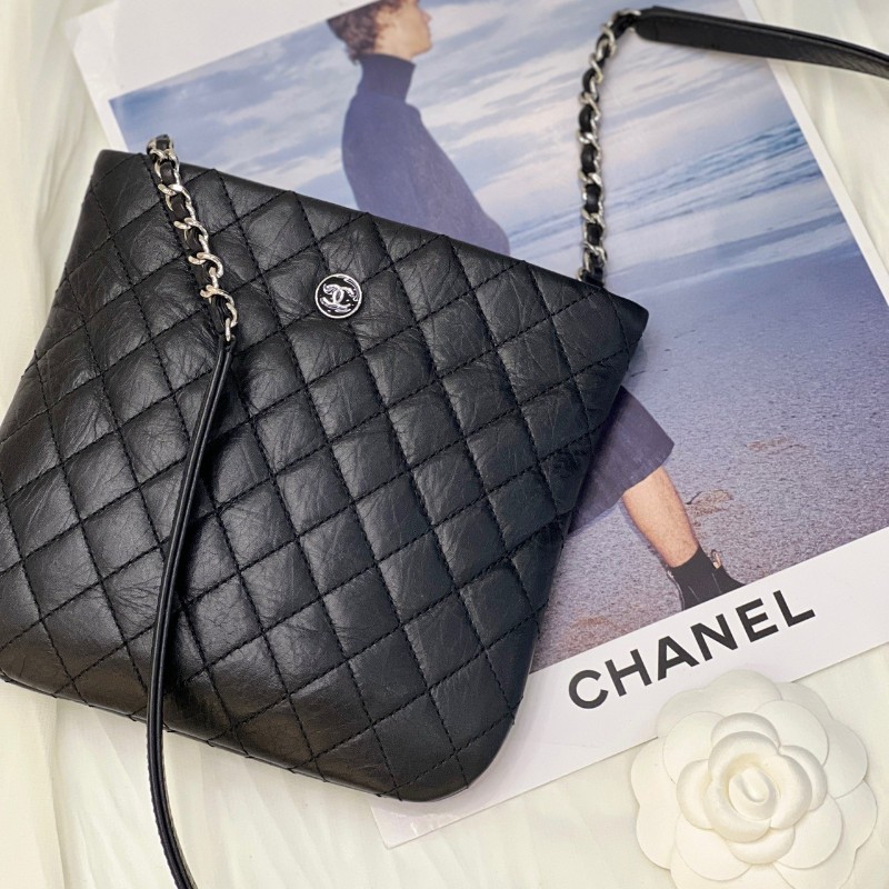 Chanel香奈兒黑銀郵差包 牛皮耐磨 包很輕便有拉鏈-1