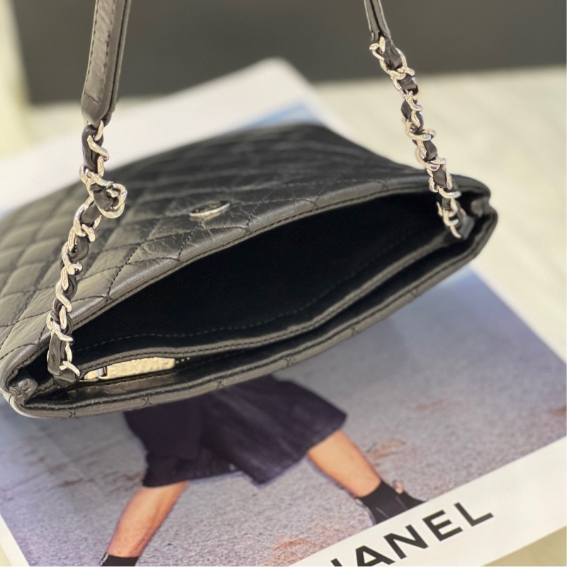 Chanel香奈兒黑銀郵差包 牛皮耐磨 包很輕便有拉鏈-5