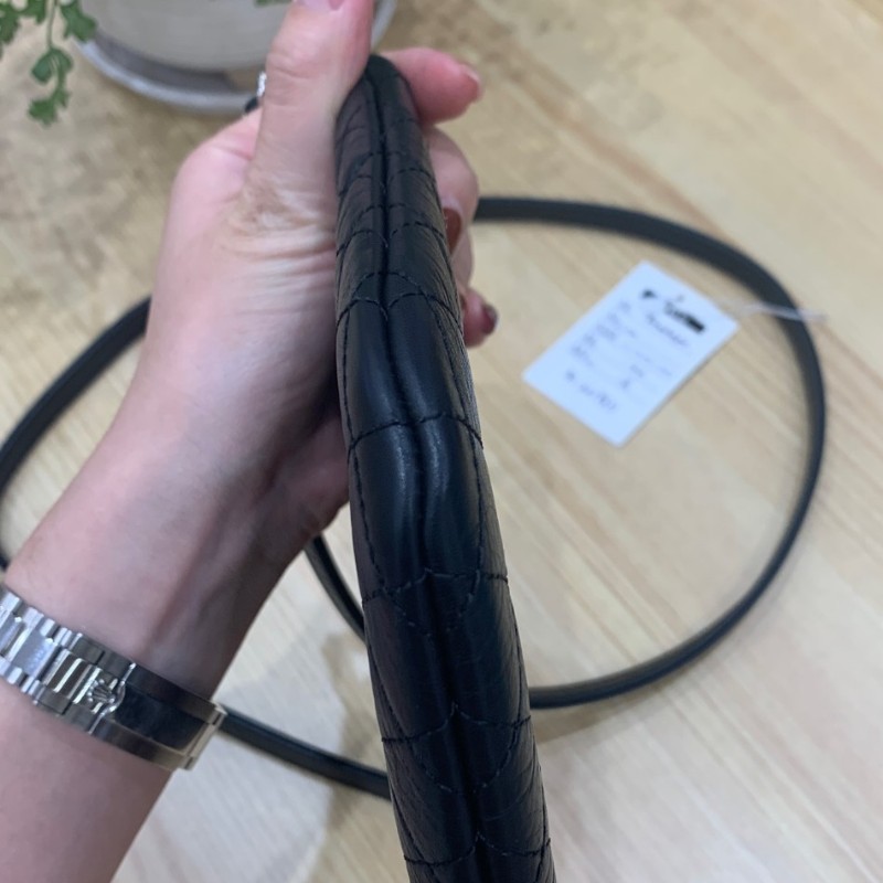 Chanel香奈兒黑銀郵差包 牛皮耐磨 包很輕便有拉鏈-6