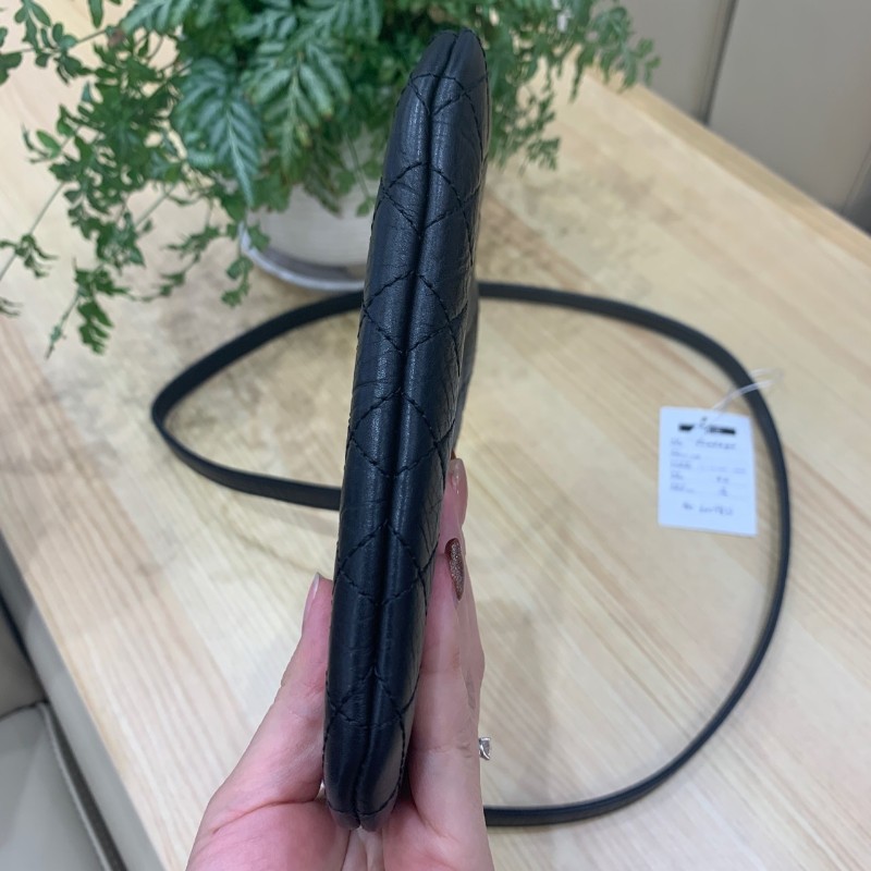 Chanel香奈兒黑銀郵差包 牛皮耐磨 包很輕便有拉鏈-13