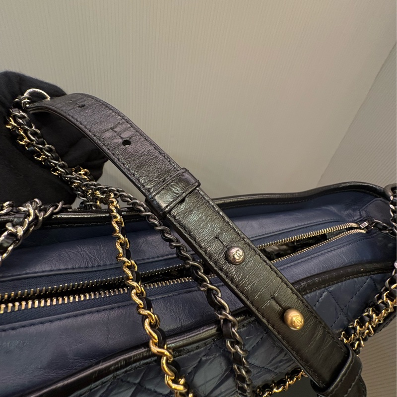 chanel 藍黑色牛皮 新中號流浪包-4