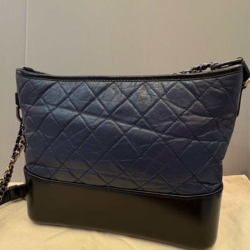 chanel 藍黑色牛皮 新中號流浪包-6
