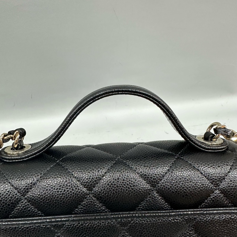 Chanel A93749 黑荔枝皮淡金釦斜背包 相機包-12