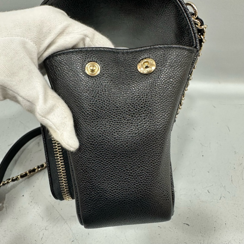 Chanel A93749 黑荔枝皮淡金釦斜背包 相機包-28