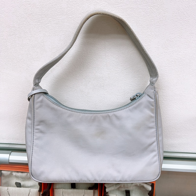 Prada re-nylon 淺灰色尼龍腋下包-1