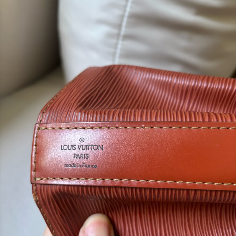 LOUIS VUITTON 絕美八角水波紋真皮水桶包(可肩背/斜側背）-2