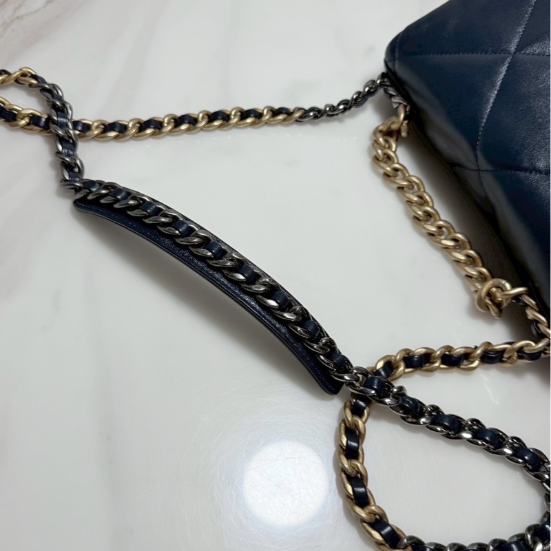 Chanel 19bag 深藍金釦 99新-11