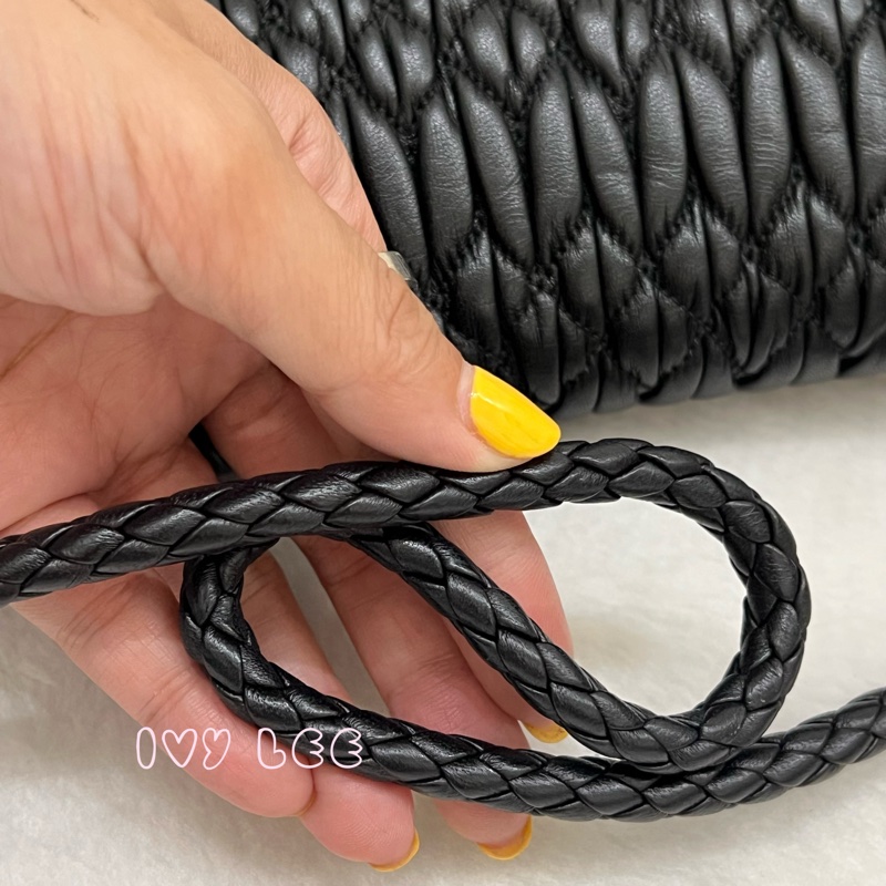 Miu Miu 黑色 Matelasse 皮革抓皺 水晶 雙背帶 單肩包 正品 二手精品-8