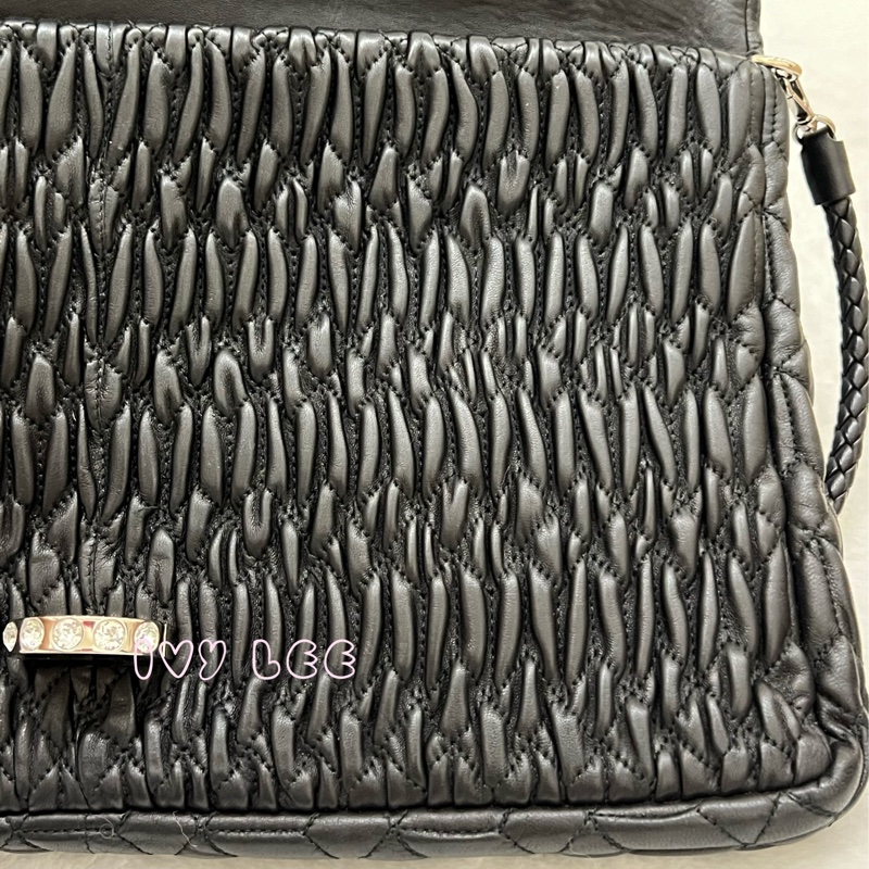 Miu Miu 黑色 Matelasse 皮革抓皺 水晶 雙背帶 單肩包 正品 二手精品-23