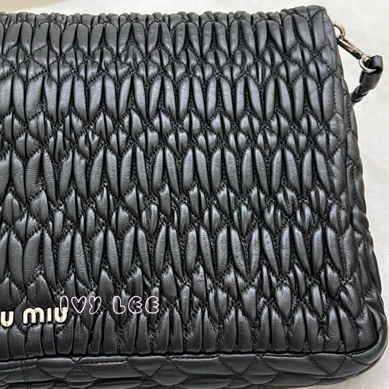 Miu Miu 黑色 Matelasse 皮革抓皺 水晶 雙背帶 單肩包 正品 二手精品-25