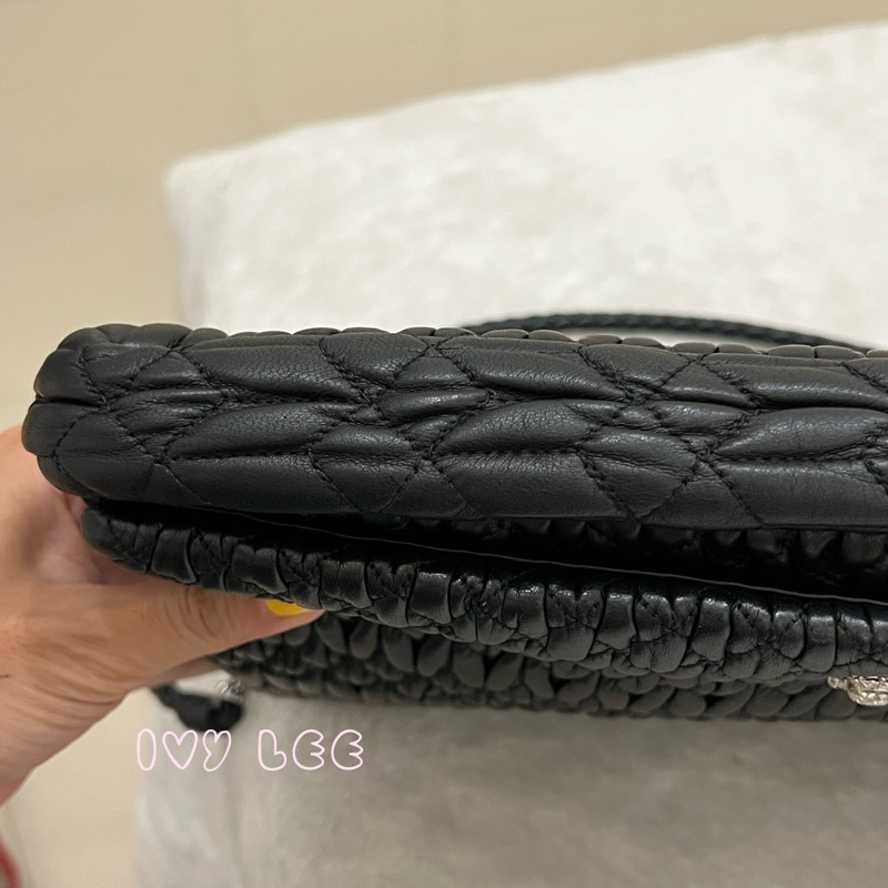 Miu Miu 黑色 Matelasse 皮革抓皺 水晶 雙背帶 單肩包 正品 二手精品-26