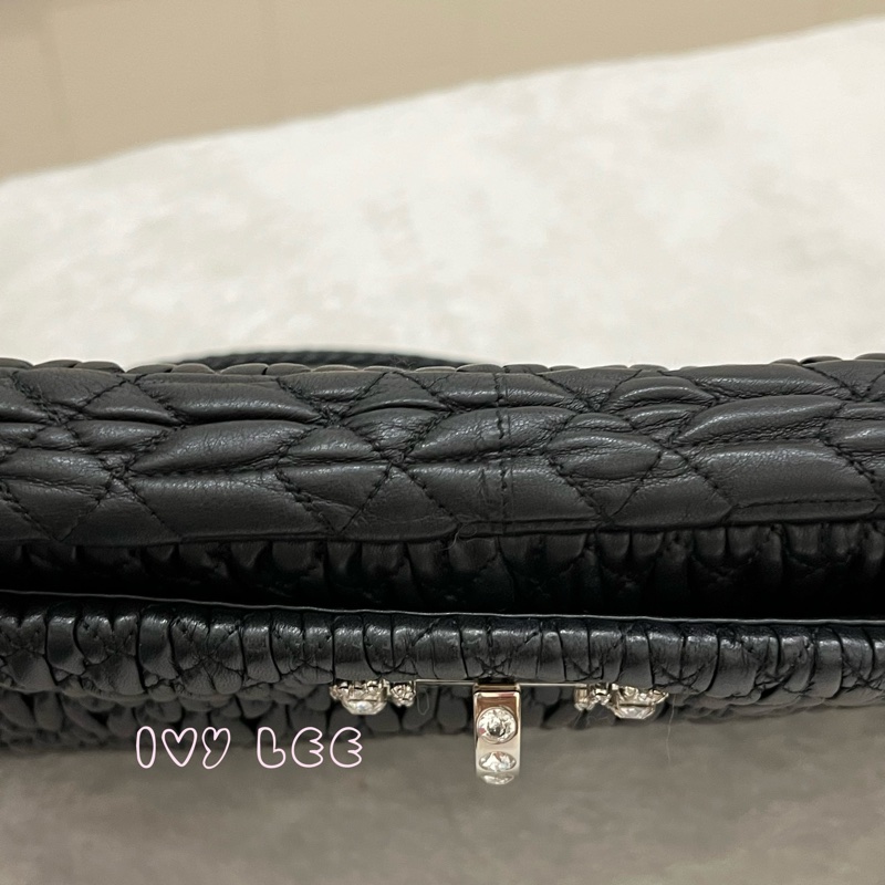 Miu Miu 黑色 Matelasse 皮革抓皺 水晶 雙背帶 單肩包 正品 二手精品-27