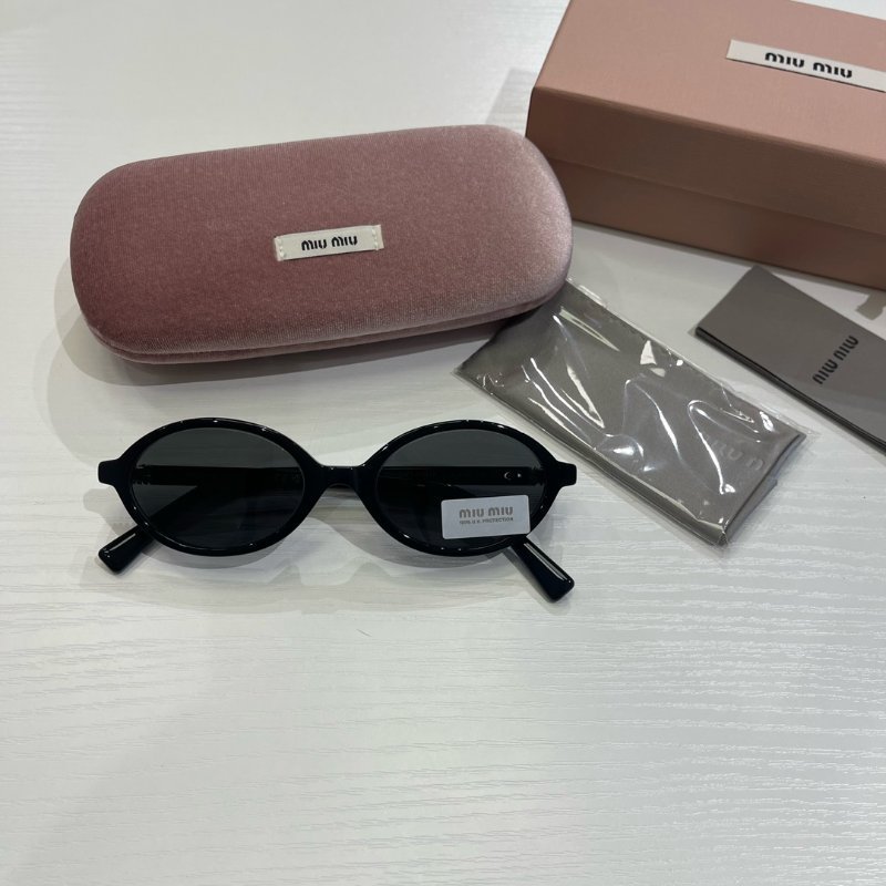 MIUMIU🎀04ZS黑色 書呆子爆款太陽眼鏡-1