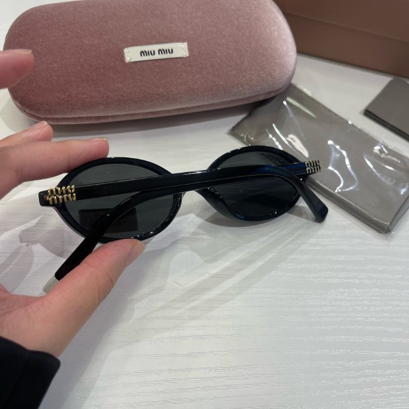 MIUMIU🎀04ZS黑色 書呆子爆款太陽眼鏡-3